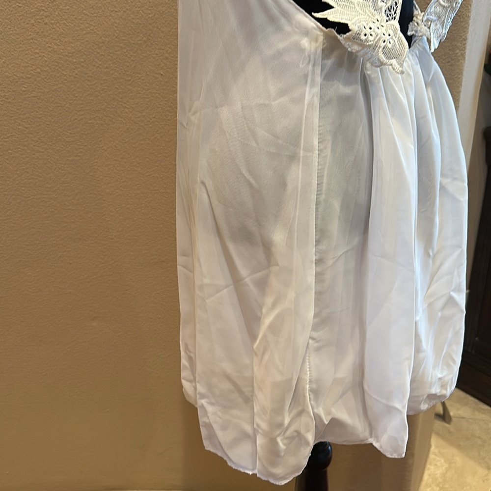 Spring or Summer Hot Style White Backless Lace Sleeveless Dress - Picture 9 of 12